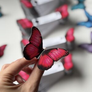 motyl malinowy i turkusowy - ulotki reklamowe w kształcie motyla