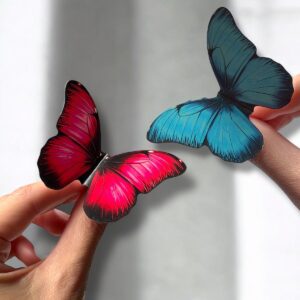 motyl malinowy i turkusowy - ulotki reklamowe w kształcie motyla